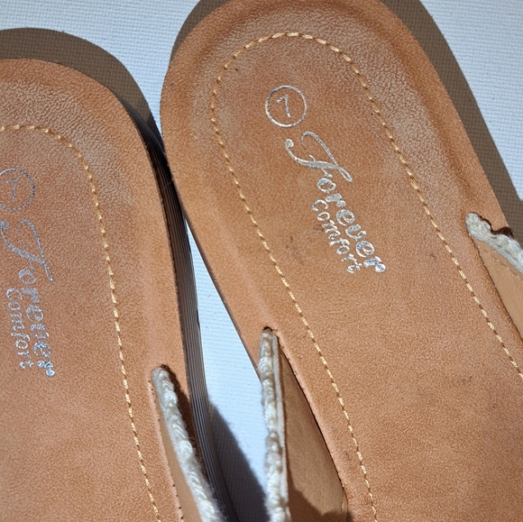 Forever Comfort Size 7 Women's Crochet Sandals - Picture 4 of 6